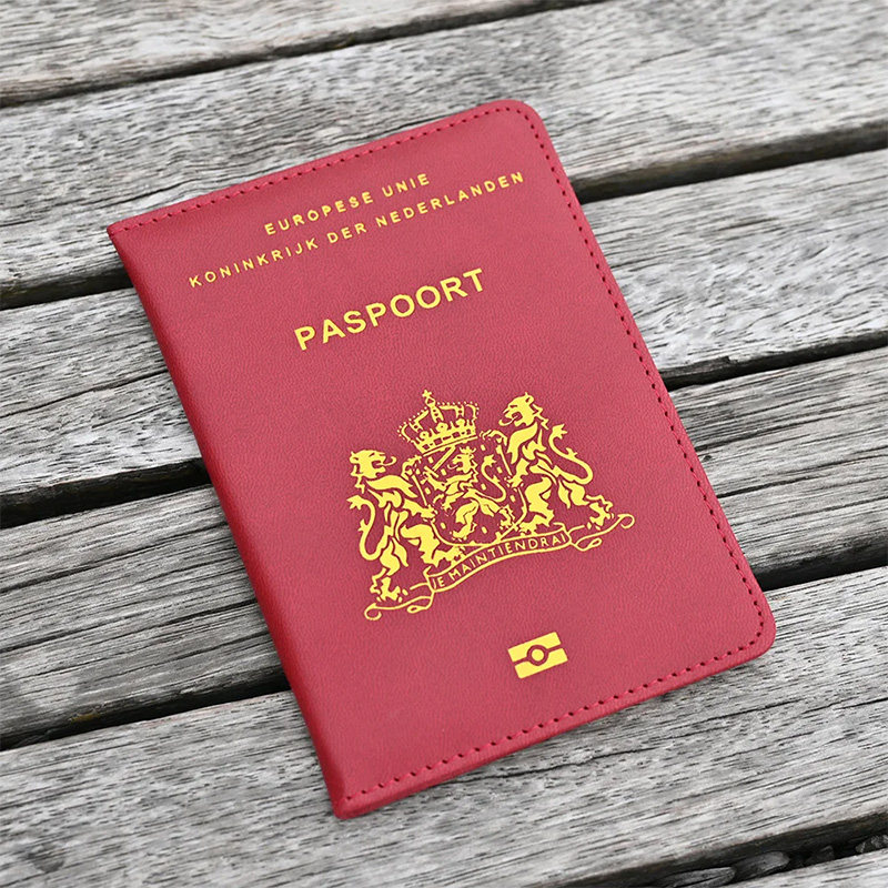 Travel Essentials Niederlande  – Leather Passport Cover Bewertung und Preis
