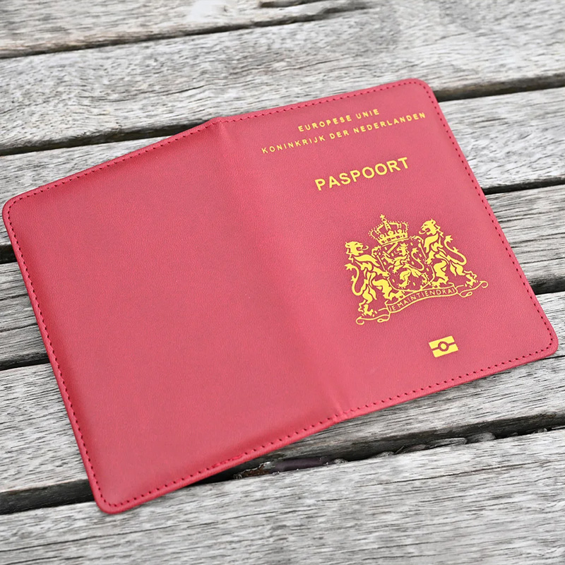Travel Essentials Niederlande  – Leather Passport Cover Bewertung und Preis