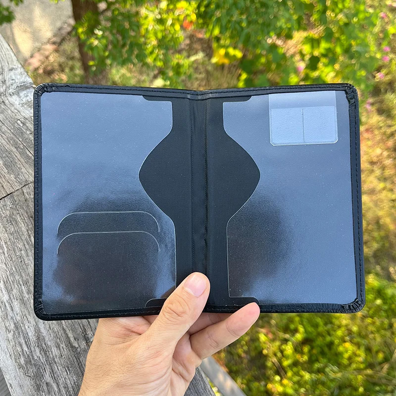 Travel Essentials Niederlande  – Leather Passport Cover Bewertung und Preis